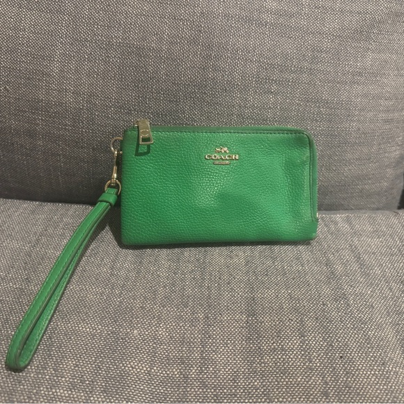 Coach Forest Green Wristlet Clutch double zipper - Picture 1 of 4